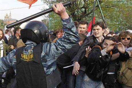 Russia Protestors and Police after election of V Putin 07 May 2012